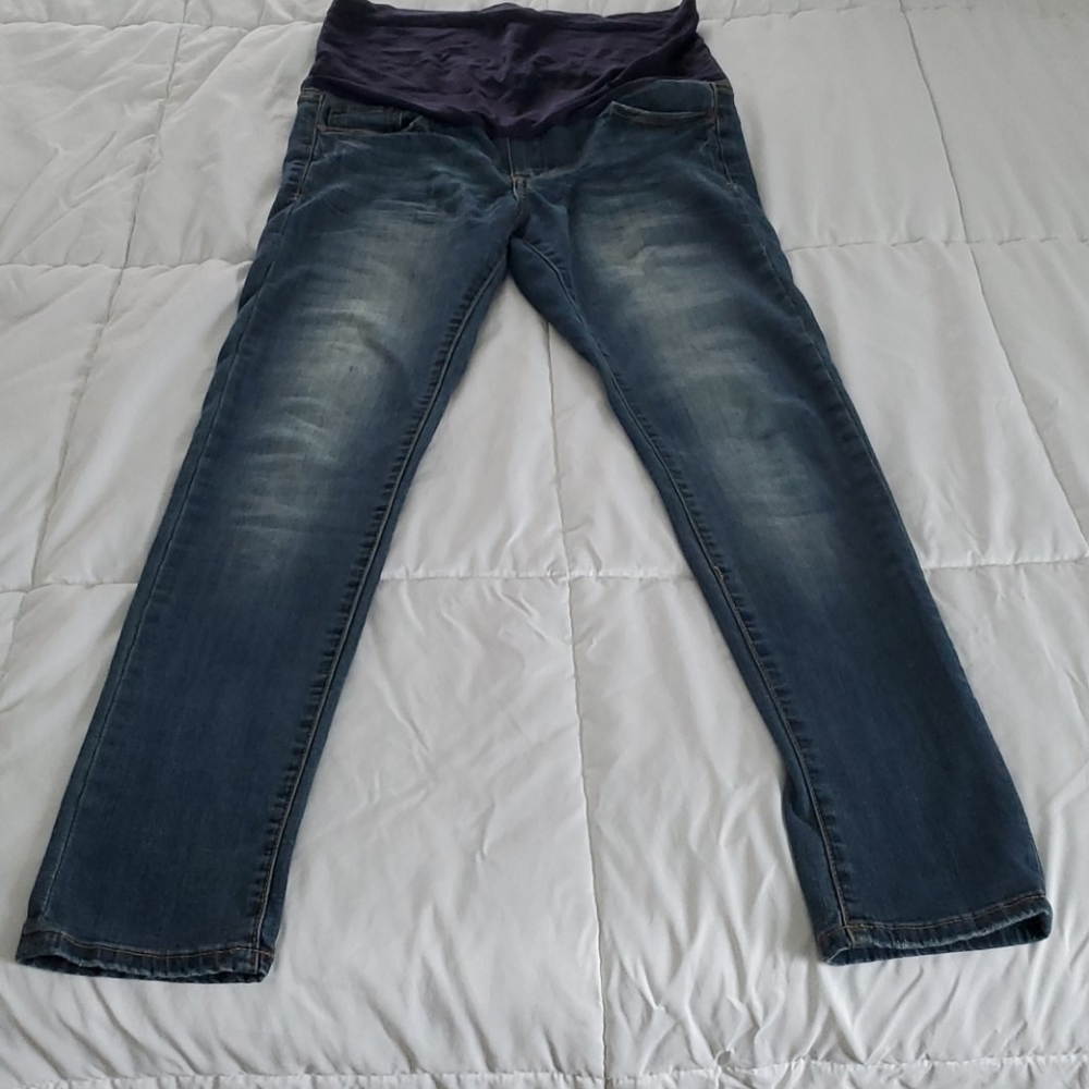 ** SOLD ** Pinkblush maternity jeans